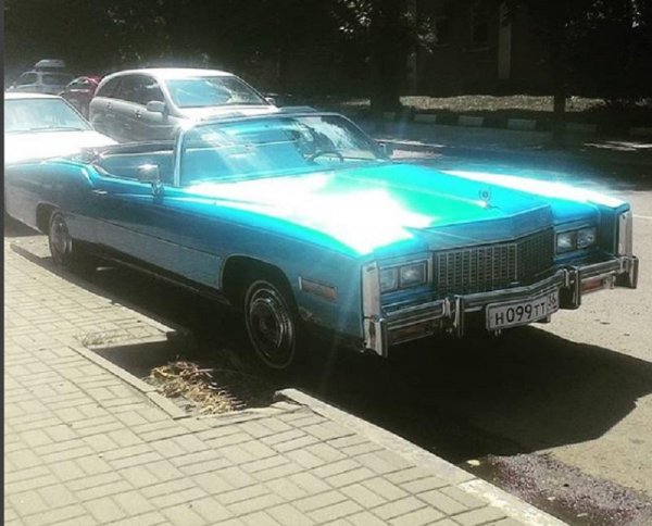 Красивейший ретромобиль Cadillac Eldorado заметили в Воронеже