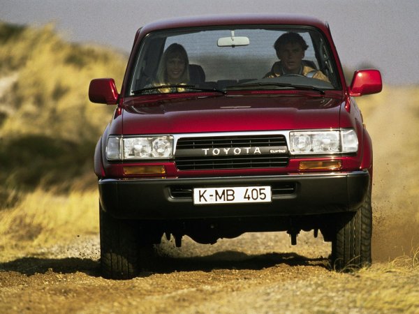 Toyota Land Cruiser 80 возглавил ТОП-5 самых «неубиваемых» внедорожников из 90-х