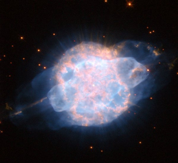 NASA выложило в Сеть фото «космического глаза» в созвездии Центавра