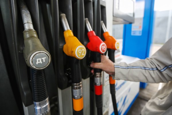 Банк России ожидает урегулирования цен на бензин