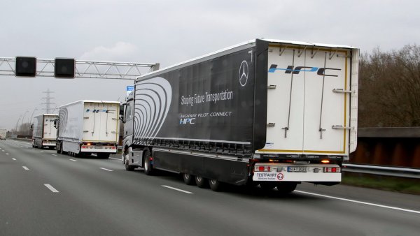 Представлен полуавтономный грузовик Mercedes-Benz Actros для России