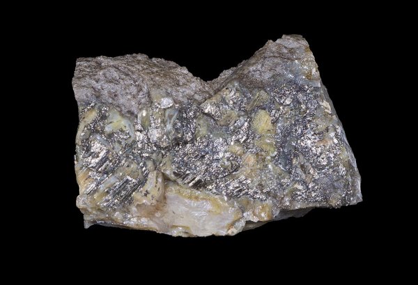 Немецкие учёные раскрыли причину странных размещений минерала калаверита