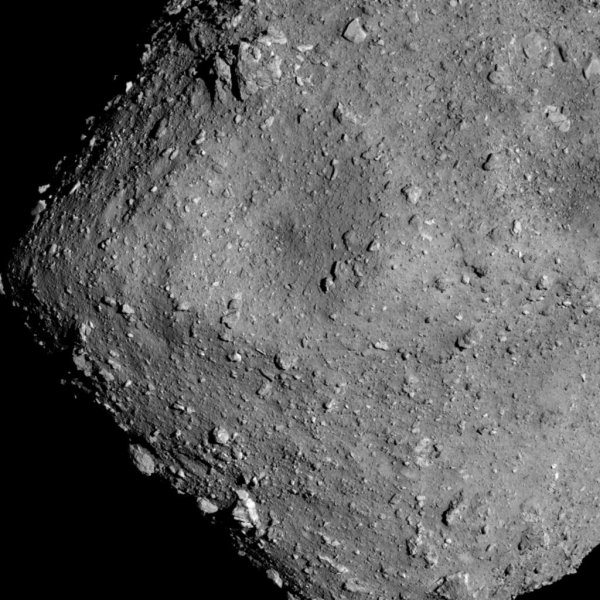 Японским роботам удалось снять на видео поверхность астероида