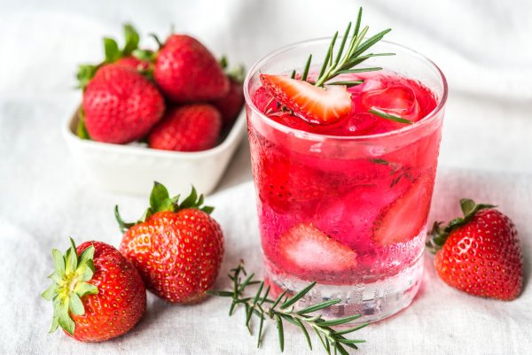 Учёные: Всего один стакан фруктового сока в день спасёт от инсульта