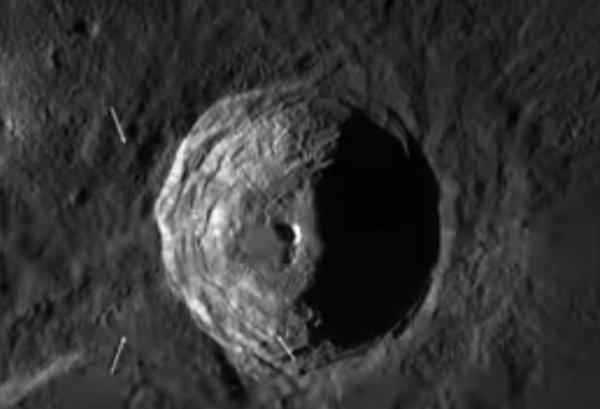 NASA скрывает правду: Уфолог нашёл в кратере Луны «купольную» базу инопланетян
