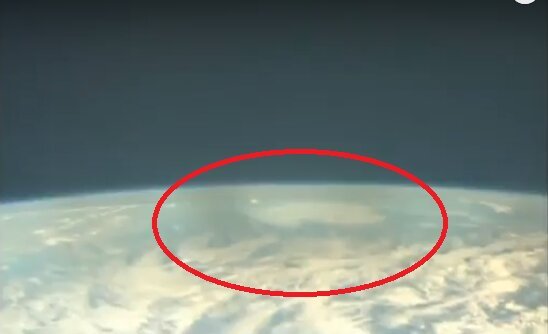 Великана с Нибиру показали на видео – Космонавты МКС засняли над Крымом тень подлетающей Планеты Х