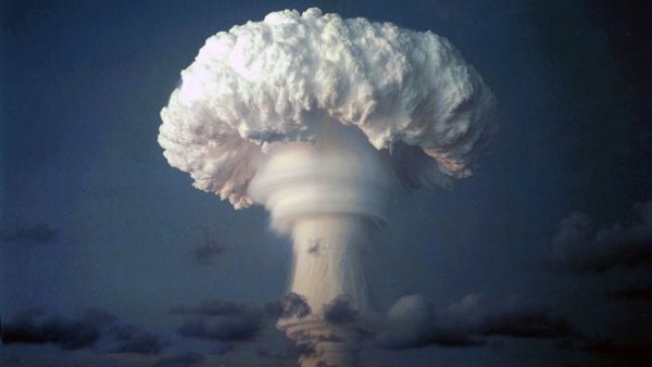 Тень Нибиру - Над Японским морем засняли «ядерный гриб» от столкновения с Планетой Х