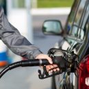 В Москве впервые с начала марта начал дешеветь бензин В Москве впервые с начала марта начал дешеветь бензин