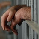 В колонию Саратова пытались доставить телефоны, используя арбалет В колонию Саратова пытались доставить телефоны, используя арбалет