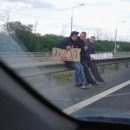 «Подставные старухи» и детский труд: Жителей Лосево обвиняют в «диверсиях» на М4 «Дон» «Подставные старухи» и детский труд: Жителей Лосево обвиняют в «диверсиях» на М4 «Дон»
