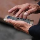 Ученые назвали смертельно опасные для хранения смартфонов места