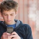 Смартфоны «выращивают» поколение с хрупкой психикой - учёные Смартфоны «выращивают» поколение с хрупкой психикой - учёные