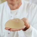 Силиконовые грудные импланты провоцируют рак кожи – ученые