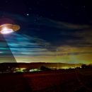 Уфолог увидел НЛО рядом с МКС и показал гонки самолетов с кораблем пришельцев Уфолог увидел НЛО рядом с МКС и показал гонки самолетов с кораблем пришельцев