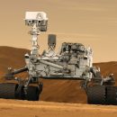 Curiosity нашел на Марсе похожий на самородок блестящий предмет Curiosity нашел на Марсе похожий на самородок блестящий предмет