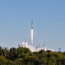 Маск показал на видео падение первой ступени Falcon 9 в океан Маск показал на видео падение первой ступени Falcon 9 в океан
