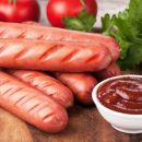 Ученые рассказали, как ежедневно употреблять сосиски и худеть