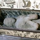 Ученые обнародовали секретные видеоматериалы о вскрытии гробницы мумии инопланетянина