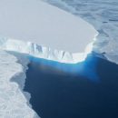 Ученые заметили огромную полость подо льдами Антарктиды